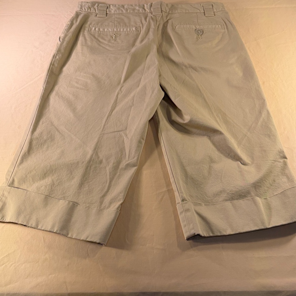 Weatherproof women’s Bermuda shorts, size 12 tan in color - Picture 7 of 7
